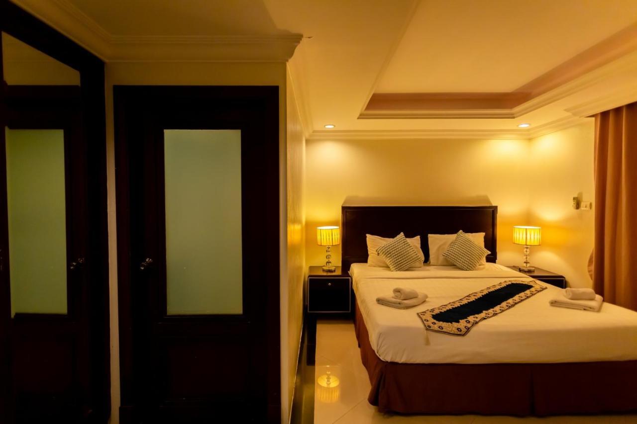 Ivory Palace Hotel Pattaya Exterior foto