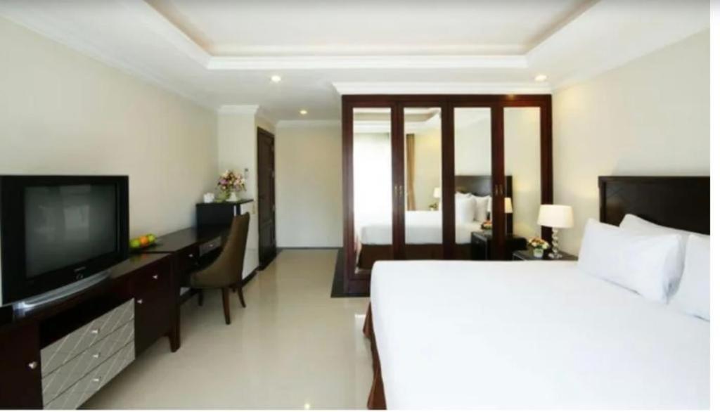 Ivory Palace Hotel Pattaya Exterior foto