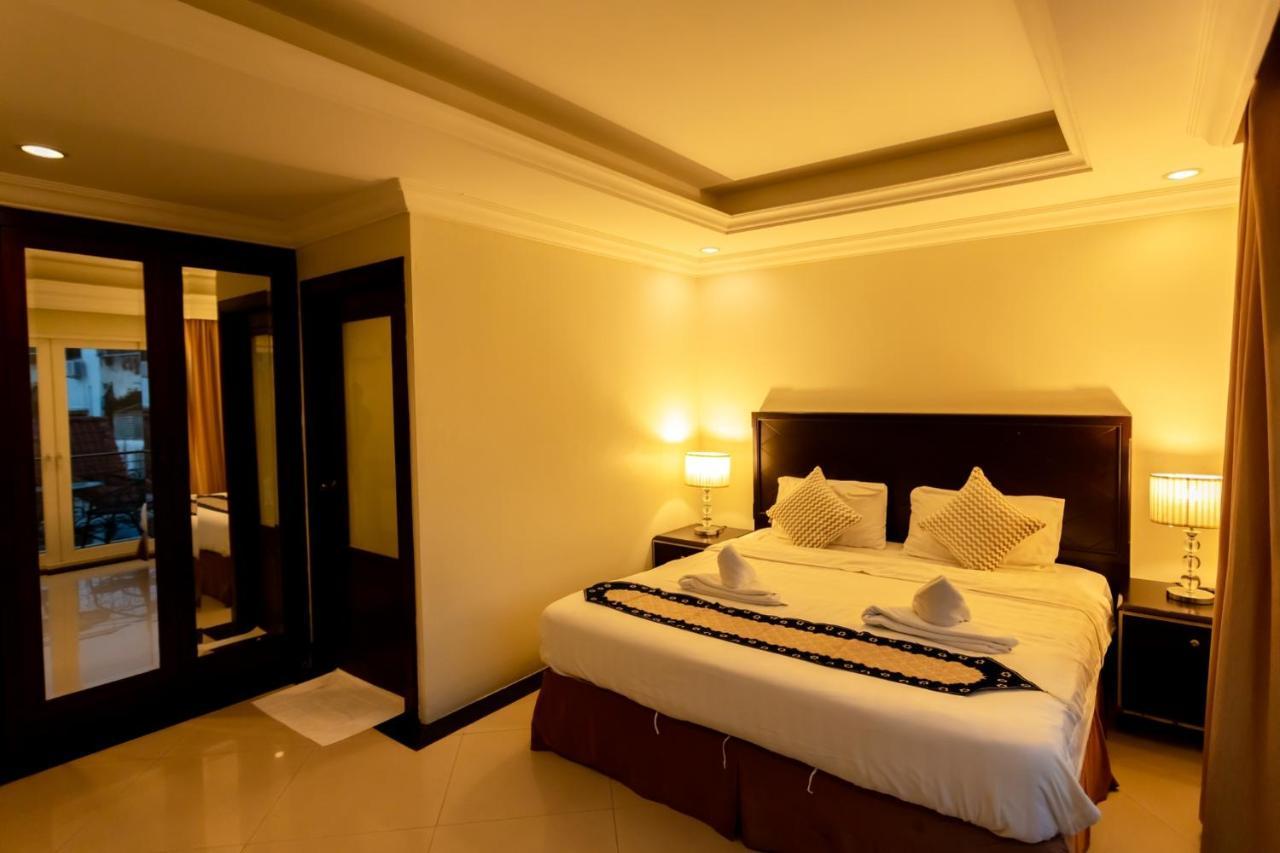 Ivory Palace Hotel Pattaya Exterior foto